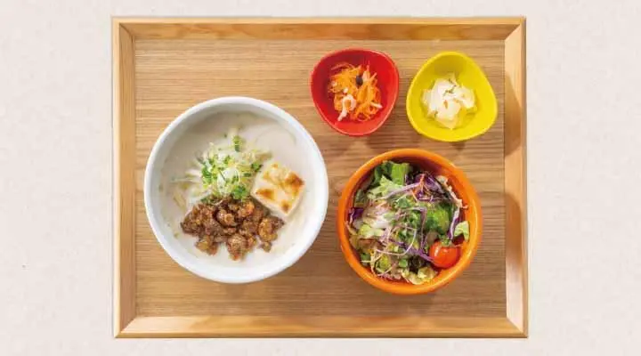 [Set Meal Single Item] Beef Charcoal-Grilled BBQ Paiton Rice-Koji Milk Udon & Lunch Salad