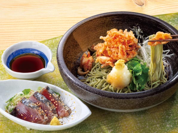 Chilled Savory Soba Topped with Sakura Shrimp Bara-ten & Straw-Seared Bonito Tataki